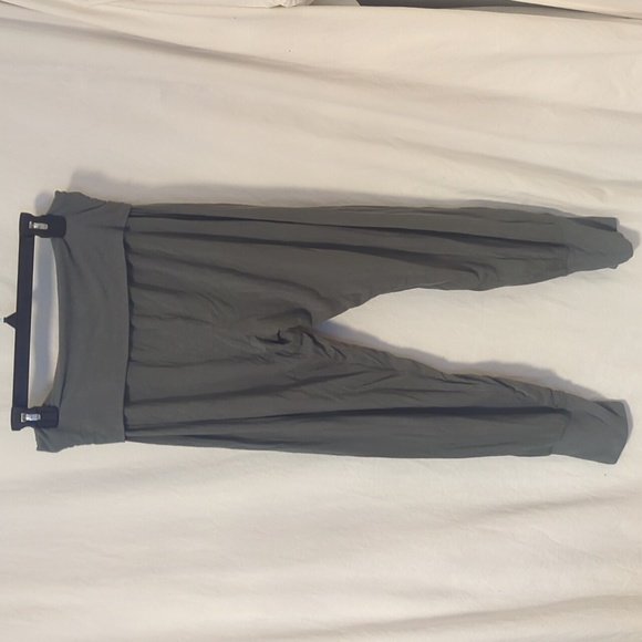 Aerie AEO Soft Joggers Sage Or Black - Picture 6 of 15